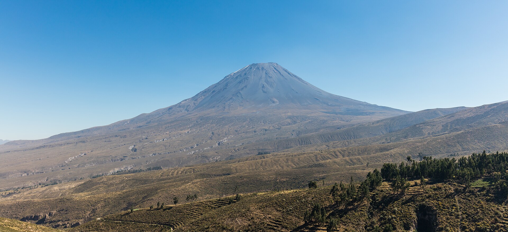 Volcán Misti visto desde Arequipa