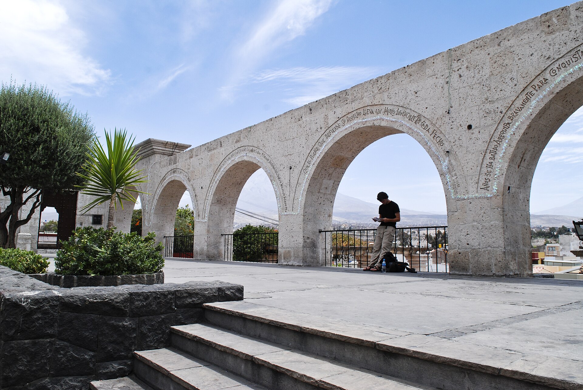 Arcos de sillar del mirador de Yanahuara